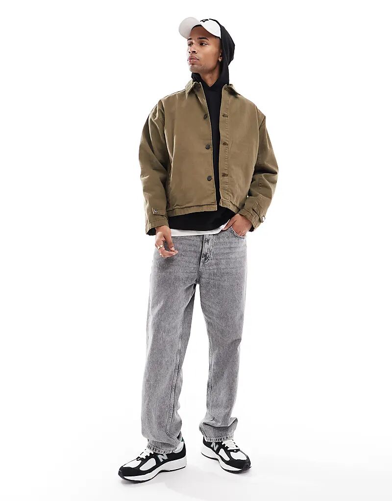 Свободная куртка с приспущенными плечами цвета хаки ONLY & SONS
Свободная куртка с приспущенными плечами цвета хаки ONLY & SONS