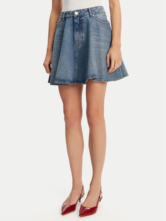 Джинсовая юбка regular fit FSK038.DE0046 Ami Paris, синий
Джинсовая юбка regular fit FSK038.DE0046 Ami Paris, синий