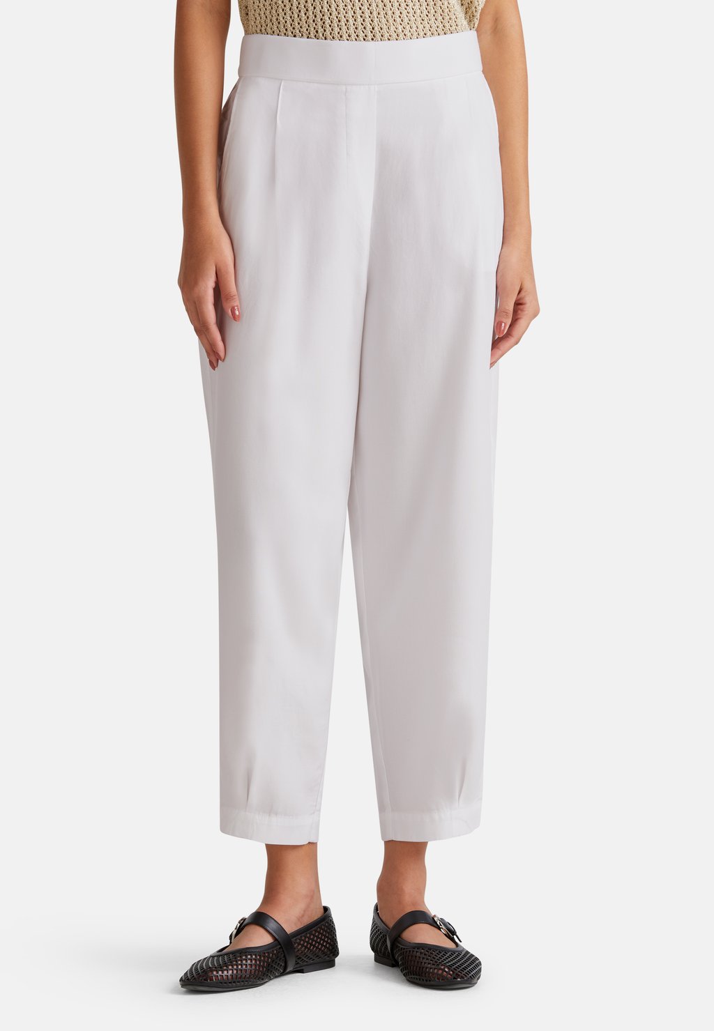 Брюки FLOWY WITH PLEATS United Colors of Benetton, белый
Брюки FLOWY WITH PLEATS United Colors of Benetton, белый