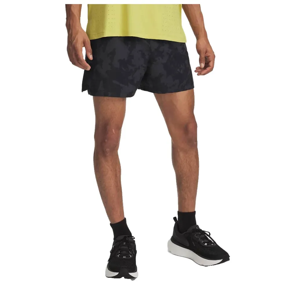 Шорты Under Armour Launch Pro 7´´ Printed, черный 
Шорты Under Armour Launch Pro 7´´ Printed, черный