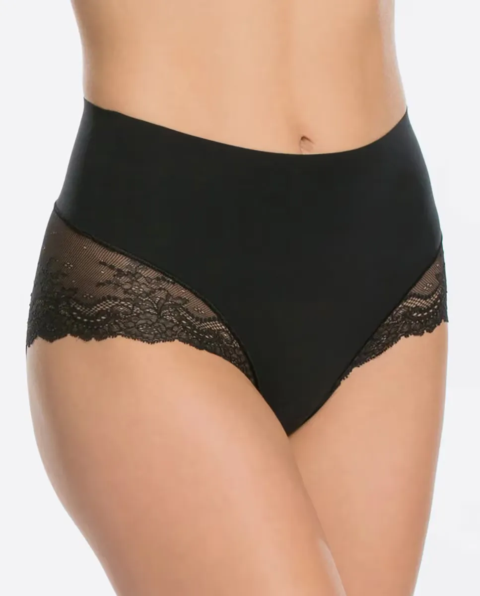 Утягивающие трусики с высокой талией и бесшовными кружевными деталями Spanx, черный
Утягивающие трусики с высокой талией и бесшовными кружевными деталями Spanx, черный