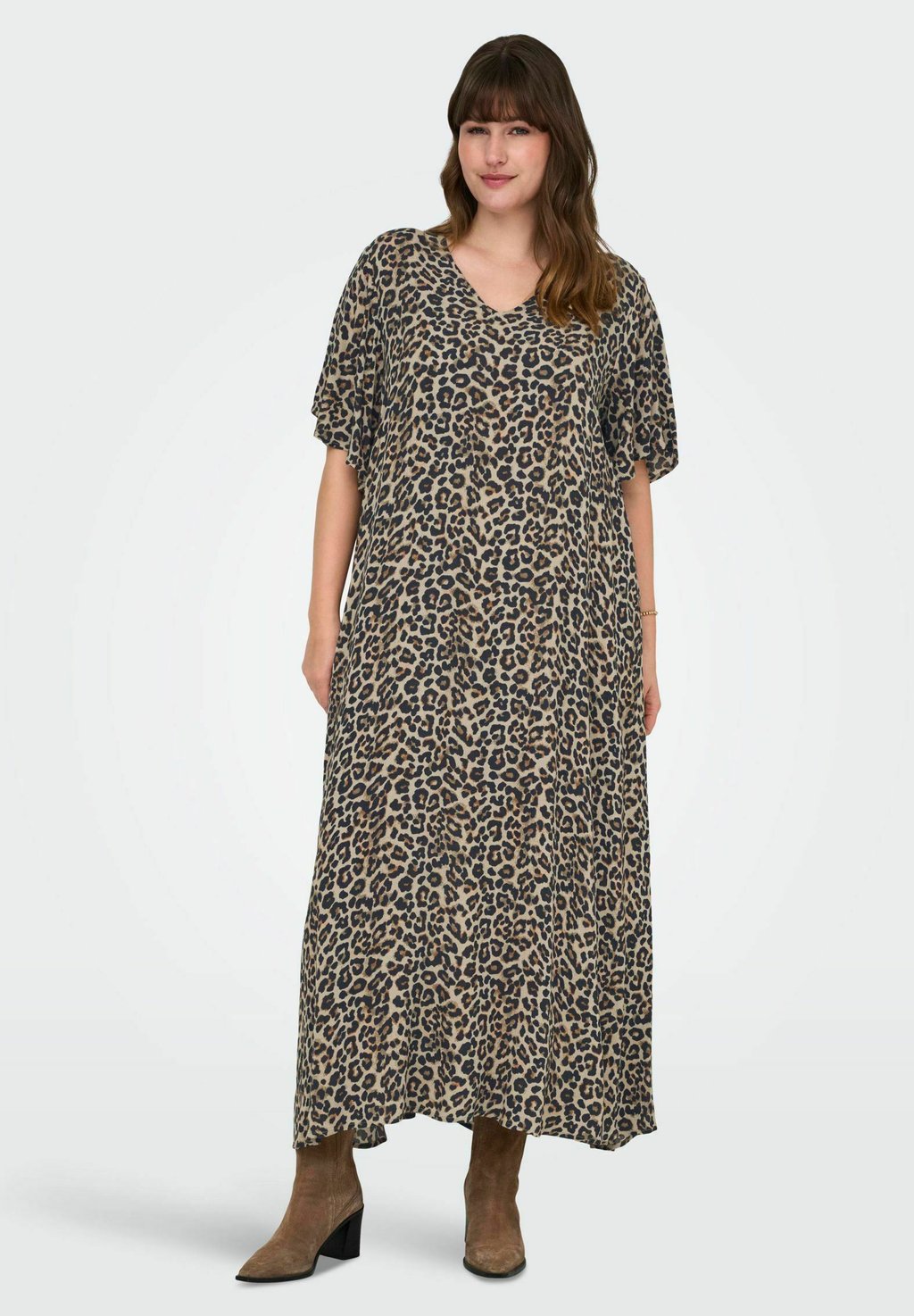 Платье макси ONLY Carmakoma, бежевый 
Платье макси ONLY Carmakoma, бежевый