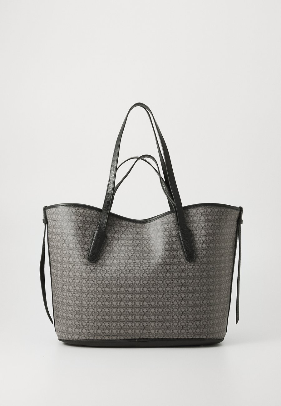 Сумка-шоппер Coccinelle NEW NEVER COATED, Multi Noir/Noir/Black
Сумка-шоппер Coccinelle NEW NEVER COATED, Multi Noir/Noir/Black