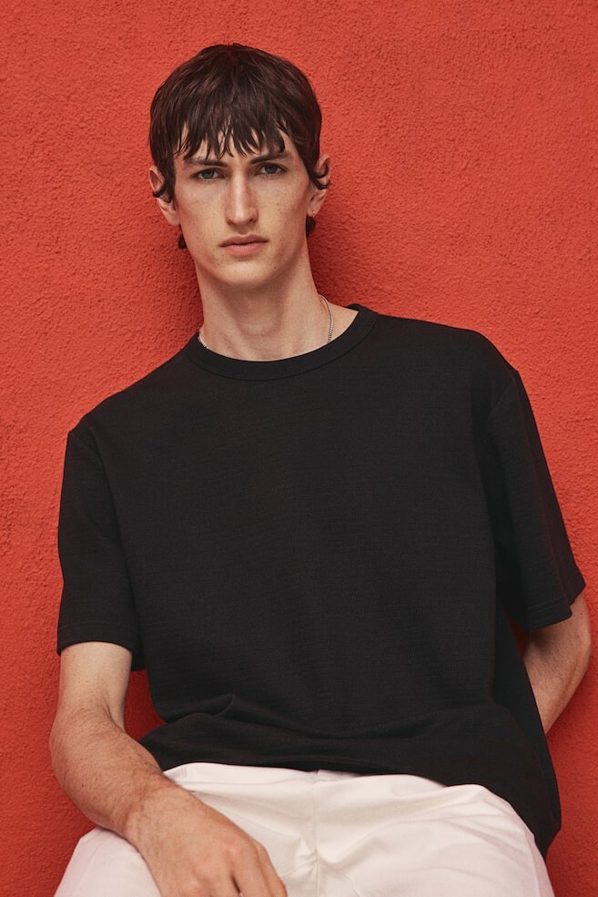 Футболка с вафельной структурой, прямого кроя H&M, черный
Футболка с вафельной структурой, прямого кроя H&M, черный