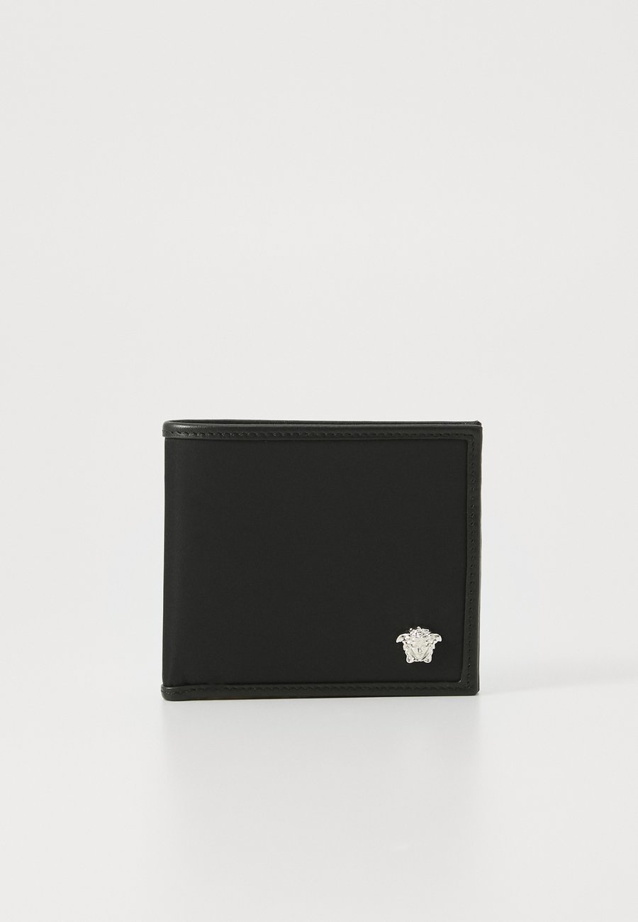 Кошелек Versace BI FOLD WALLET UNISEX, Black
Кошелек Versace BI FOLD WALLET UNISEX, Black