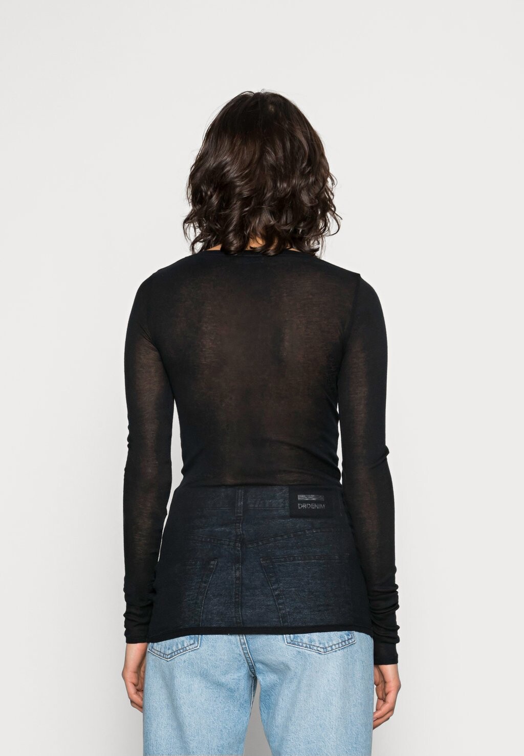 Джемпер MASSACHUSETTS American Vintage, черный
Джемпер MASSACHUSETTS American Vintage, черный