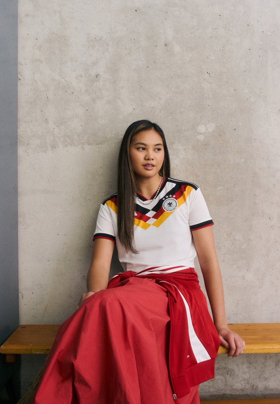 Футболка Adidas Performance GERMANY 26 HOME CROPPED, White, Белый, Футболка Adidas Performance GERMANY 26 HOME CROPPED, White
Футболка Adidas Performance GERMANY 26 HOME CROPPED, White, Белый, Футболка Adidas Performance GERMANY 26 HOME CROPPED, White