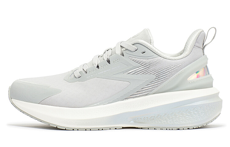 Кроссовки для бега Rainy Day 7.0 женские с низким верхом, фотонно-серый/белый 361° 
Кроссовки для бега Rainy Day 7.0 женские с низким верхом, фотонно-серый/белый 361°