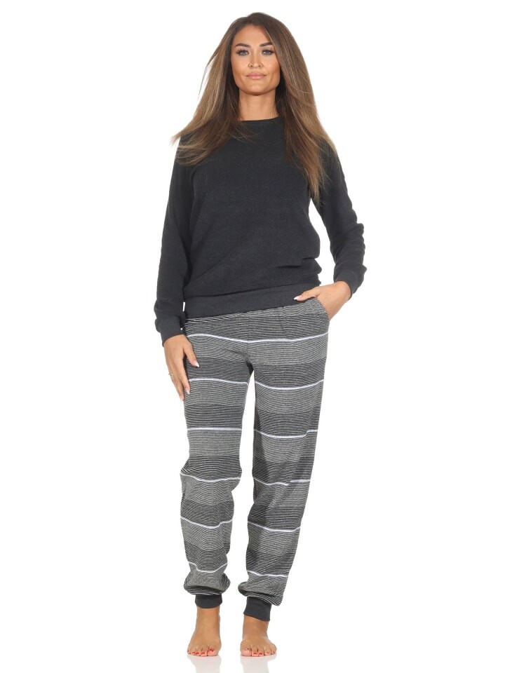 Пижама NORMANN Frottee langarm Bündchen Streifenoptik, цвет grau-mel.
Пижама NORMANN Frottee langarm Bündchen Streifenoptik, цвет grau-mel.