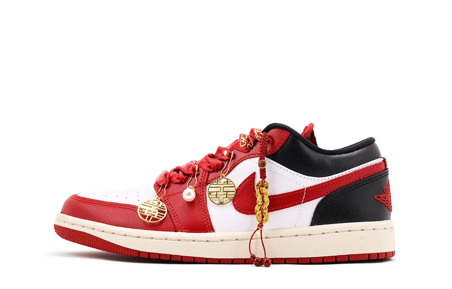 Jordan Air 1 с кожаной амортизацией, износостойкие низкие винтажные баскетбольные кроссовки Unisex черные красные
Jordan Air 1 с кожаной амортизацией, износостойкие низкие винтажные баскетбольные кроссовки Unisex черные красные