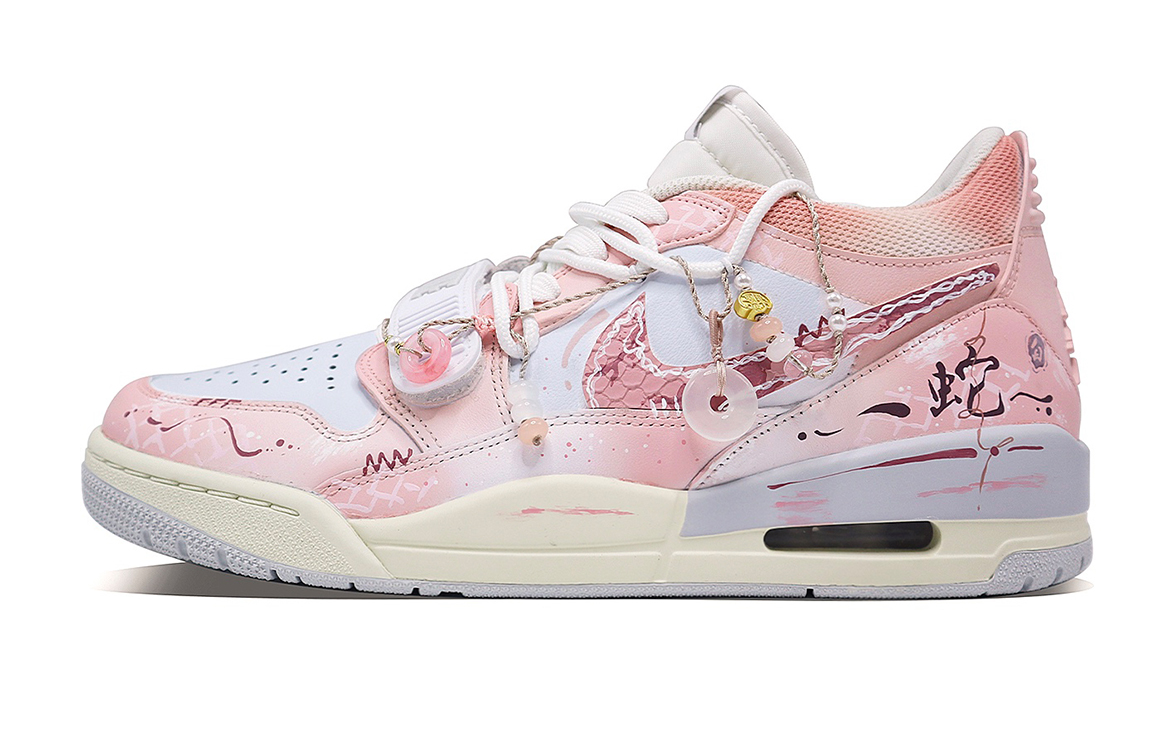 Jordan Баскетбольные кроссовки Legacy 312 Serpent Dancing с низким антискользящим покрытием, износостойкие, мужские, розовые
Jordan Баскетбольные кроссовки Legacy 312 Serpent Dancing с низким антискользящим покрытием, износостойкие, мужские, розовые