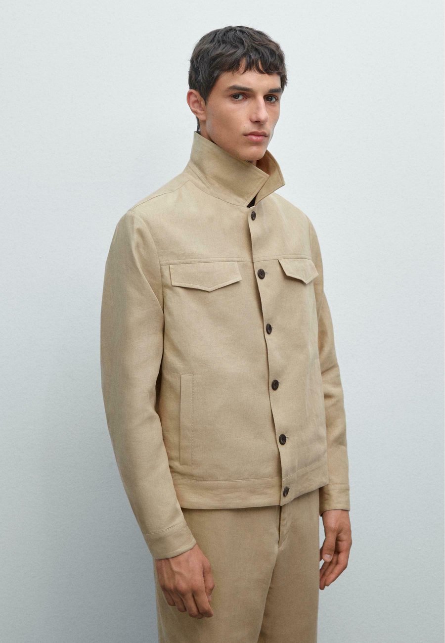 Куртка Massimo Dutti TOTAL LOOK WITH FLAP POCKETS, Beige
Куртка Massimo Dutti TOTAL LOOK WITH FLAP POCKETS, Beige