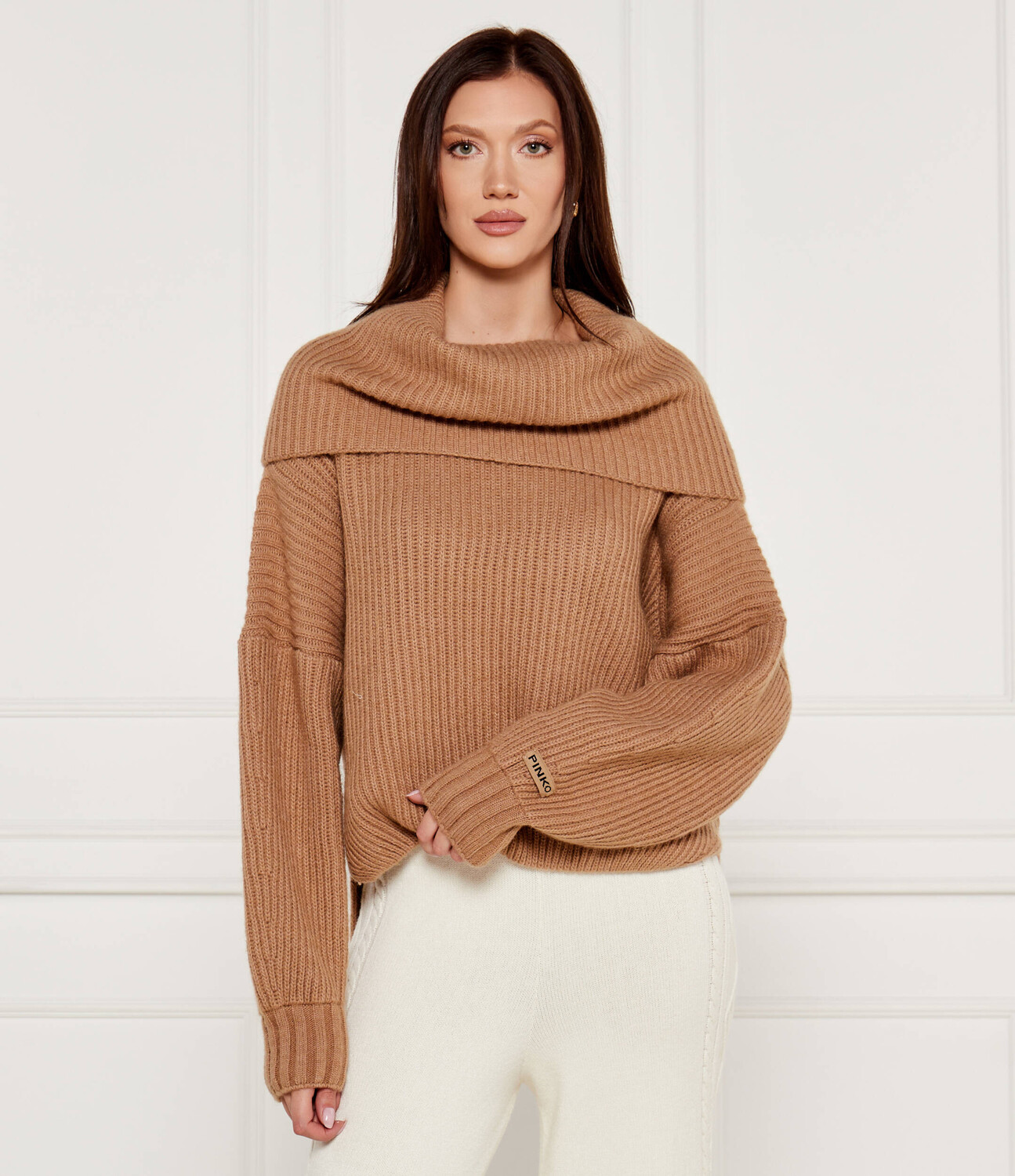 Свитер Pinko Regular Fit, коричневый
Свитер Pinko Regular Fit, коричневый