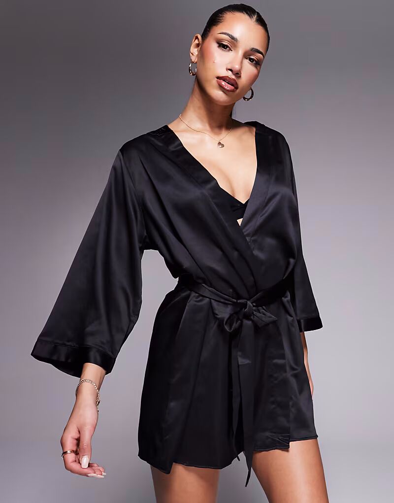 Халат черного цвета Ann Summers
Халат черного цвета Ann Summers