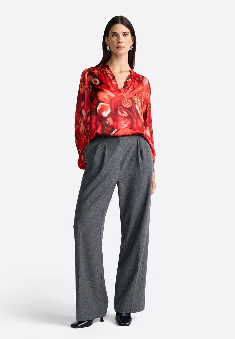 Блуза Rich & Royal Blouse, Holiday Red/Red
Блуза Rich & Royal Blouse, Holiday Red/Red