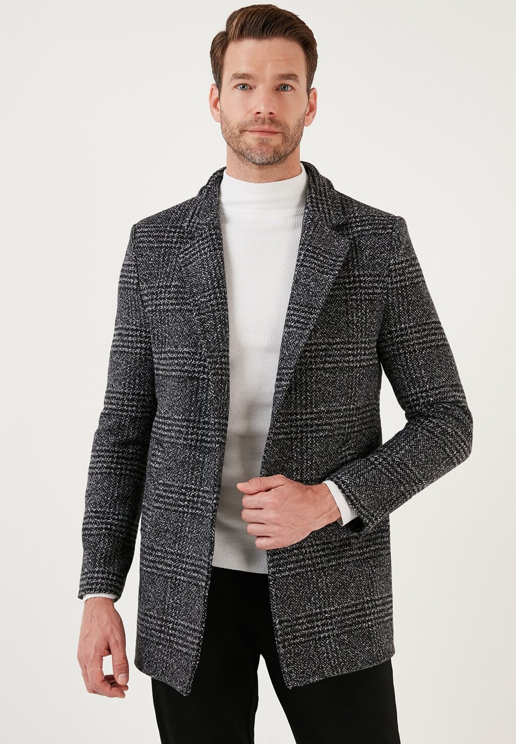 Короткое пальто Buratti, черный
Короткое пальто Buratti, черный