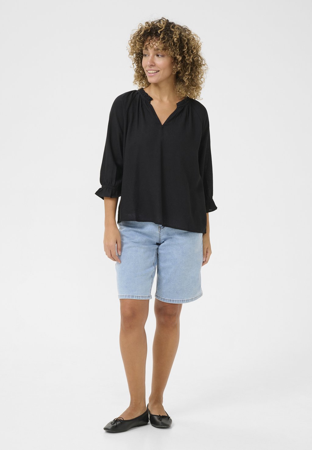 Блуза CRVENTA FRILLS Cream, черный
Блуза CRVENTA FRILLS Cream, черный