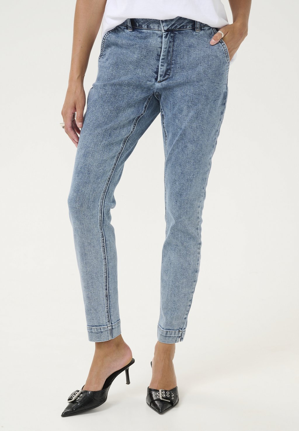 Джинсы облегающего кроя KALEA Kaffe, светло-голубой
Джинсы облегающего кроя KALEA Kaffe, светло-голубой