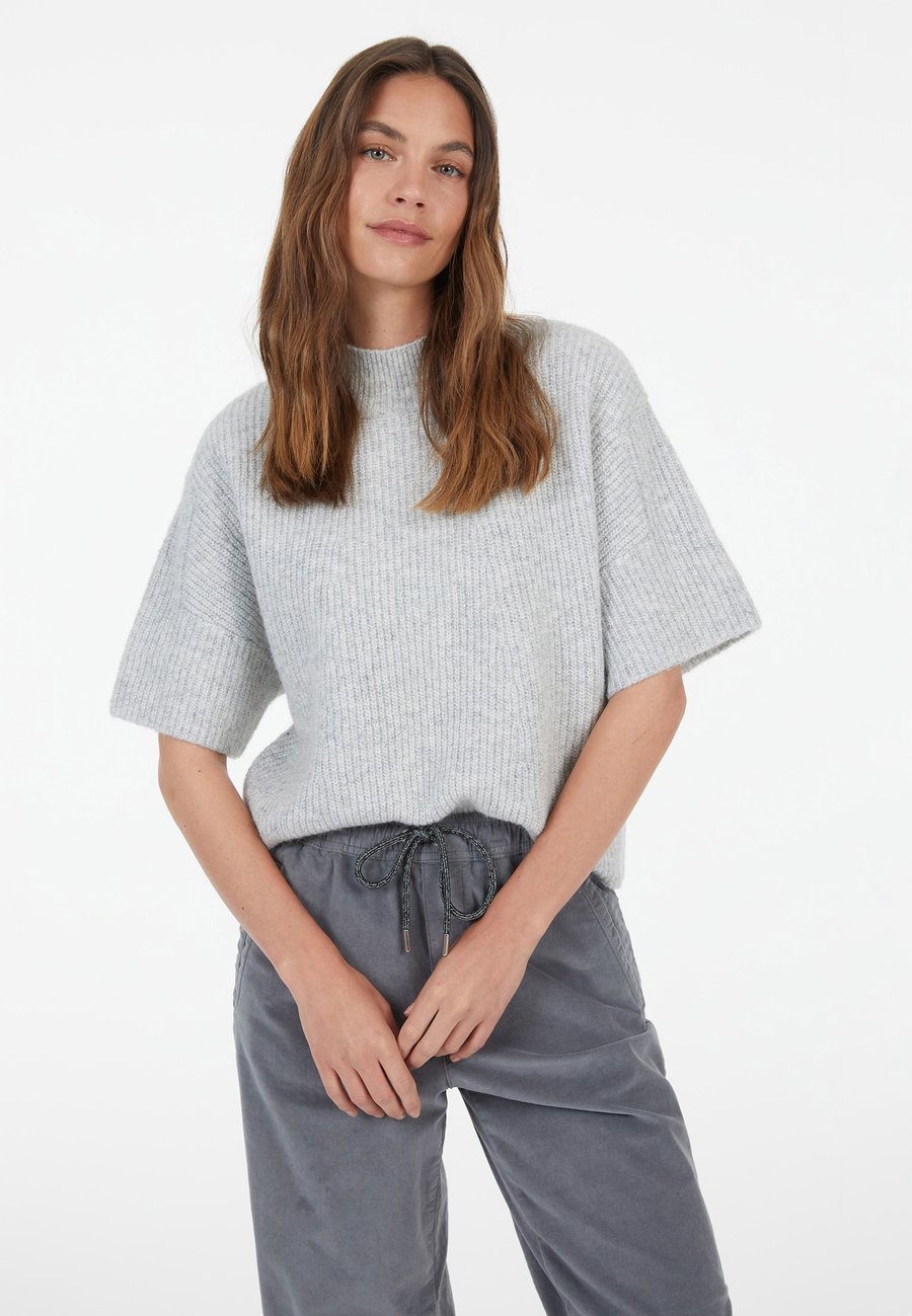 Футболка Marc Aurel Basic T-shirt, Light Grey Melange/Light Grey
Футболка Marc Aurel Basic T-shirt, Light Grey Melange/Light Grey