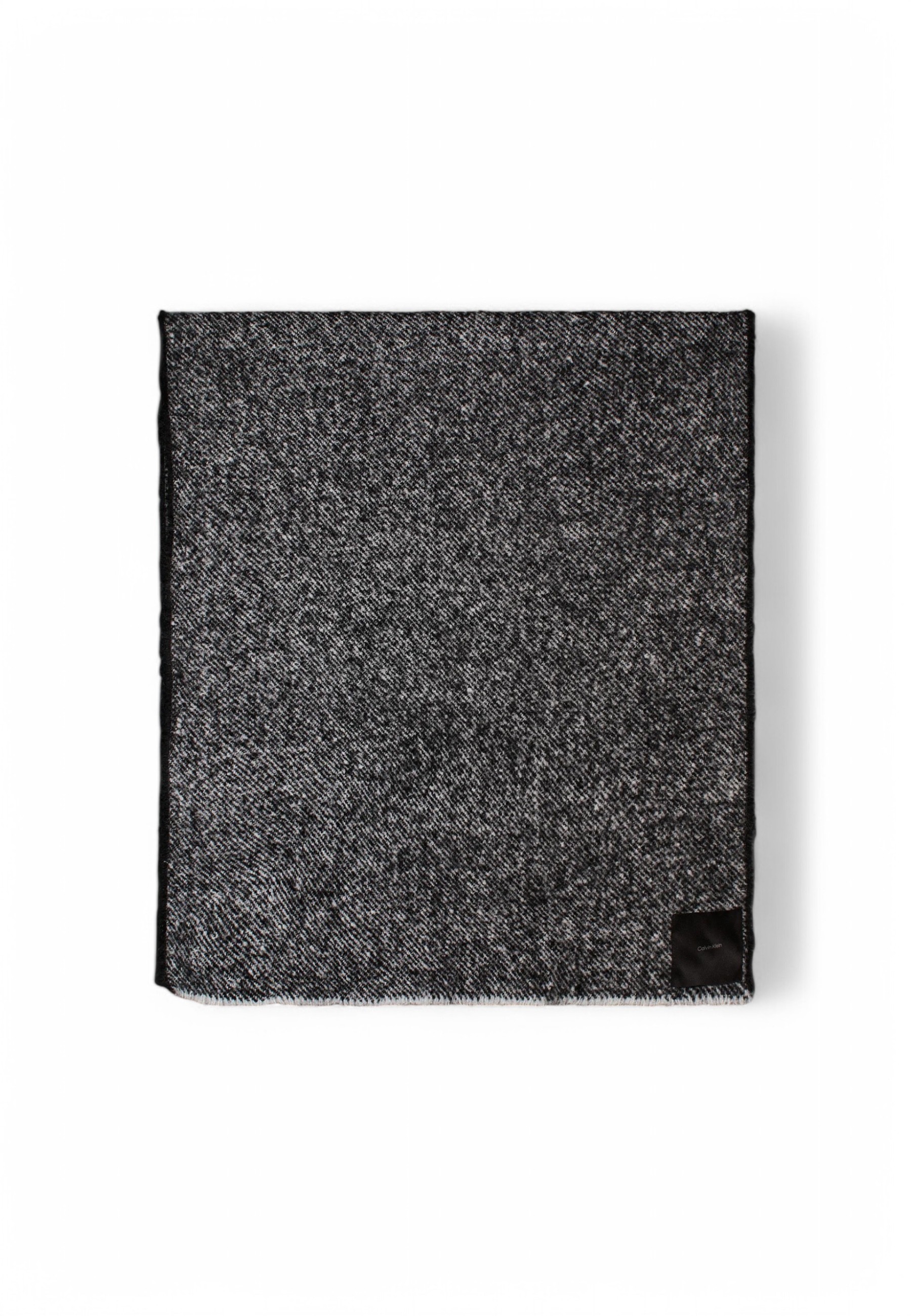 Шарфы Calvin Klein
Шарфы Calvin Klein