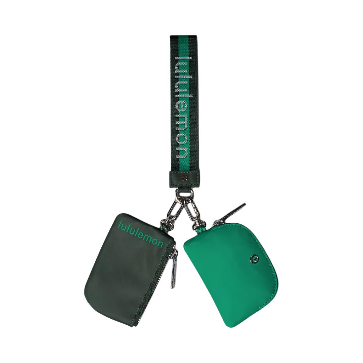 Lululemon Кошелек из переработанного нейлона Regular Women's Legacy Green & Cascadia Green & White
Lululemon Кошелек из переработанного нейлона Regular Women's Legacy Green & Cascadia Green & White