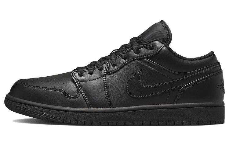Jordan 1 Low Triple Black (2022)
Jordan 1 Low Triple Black (2022)