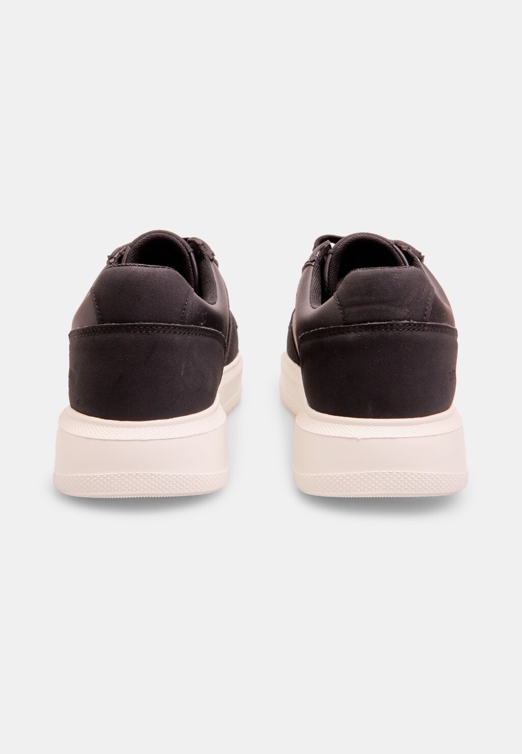 Кроссовки Bata, черный
Кроссовки Bata, черный