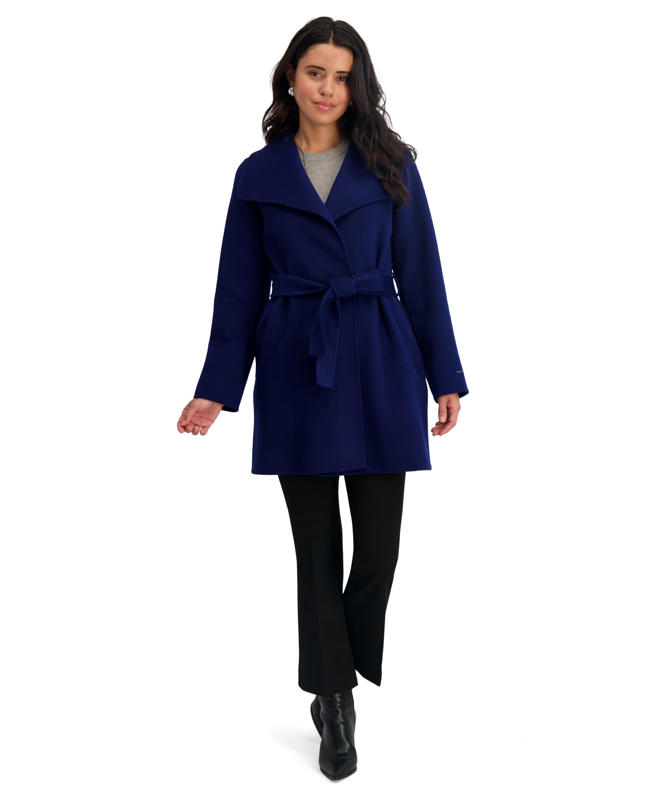 Женское двухстороннее пальто из смесовой шерсти TAHARI с поясом Tahari, Lapis
Женское двухстороннее пальто из смесовой шерсти TAHARI с поясом Tahari, Lapis