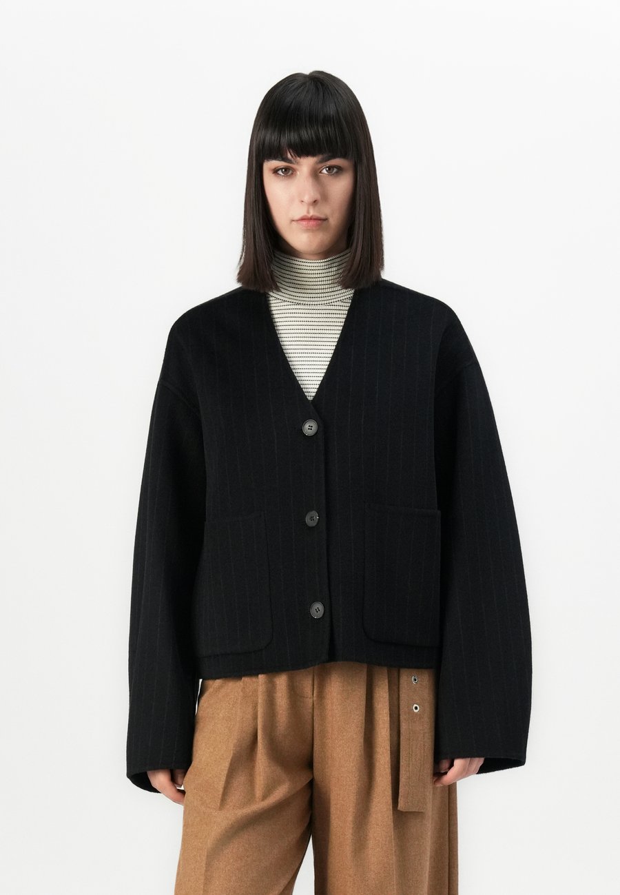 Кардиган IVY OAK JENEVA, Dark Navy/Dark Blue
Кардиган IVY OAK JENEVA, Dark Navy/Dark Blue