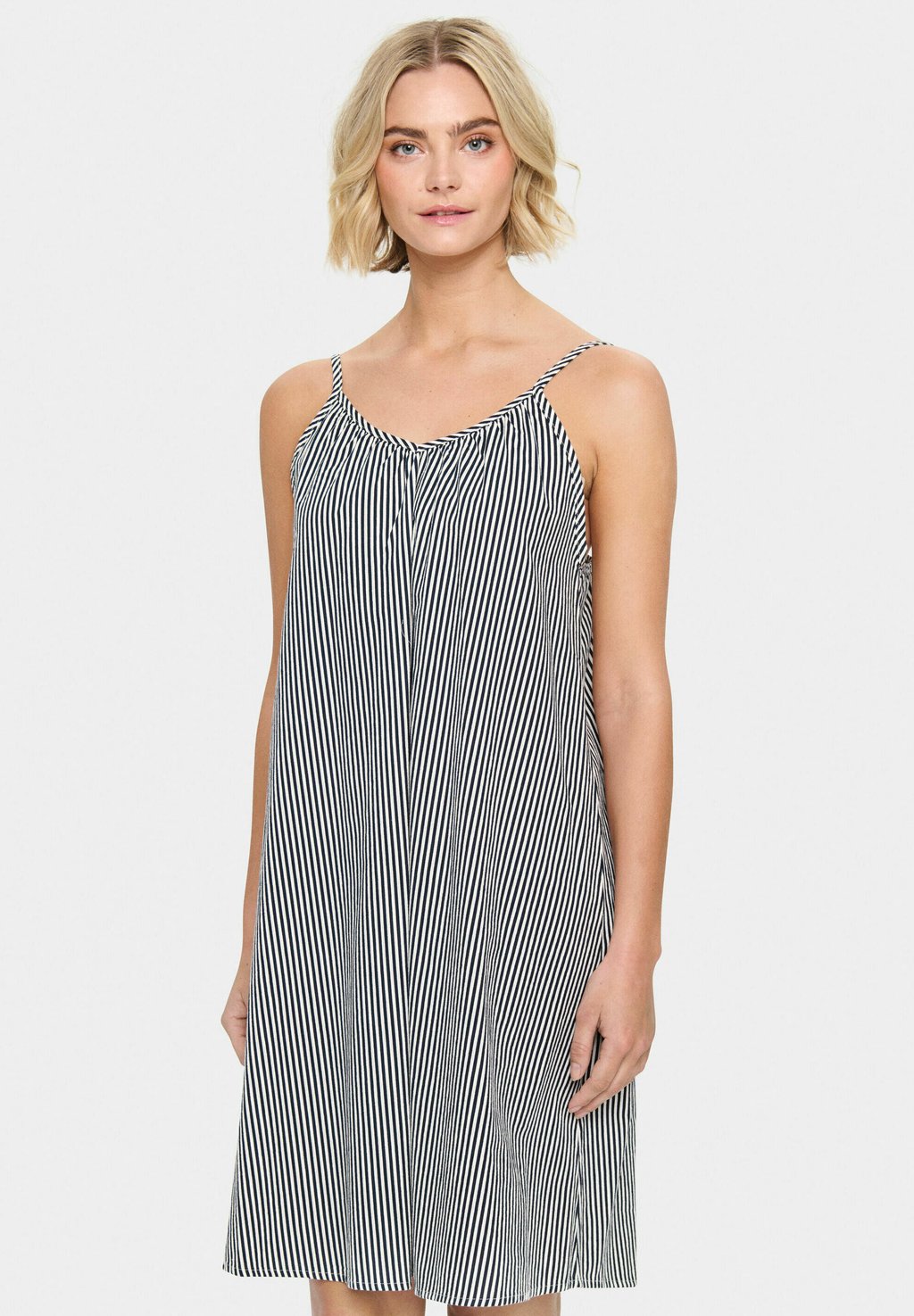 Повседневное платье ZALINDASZ STRIPE STRAP Saint Tropez, темно-синий
Повседневное платье ZALINDASZ STRIPE STRAP Saint Tropez, темно-синий