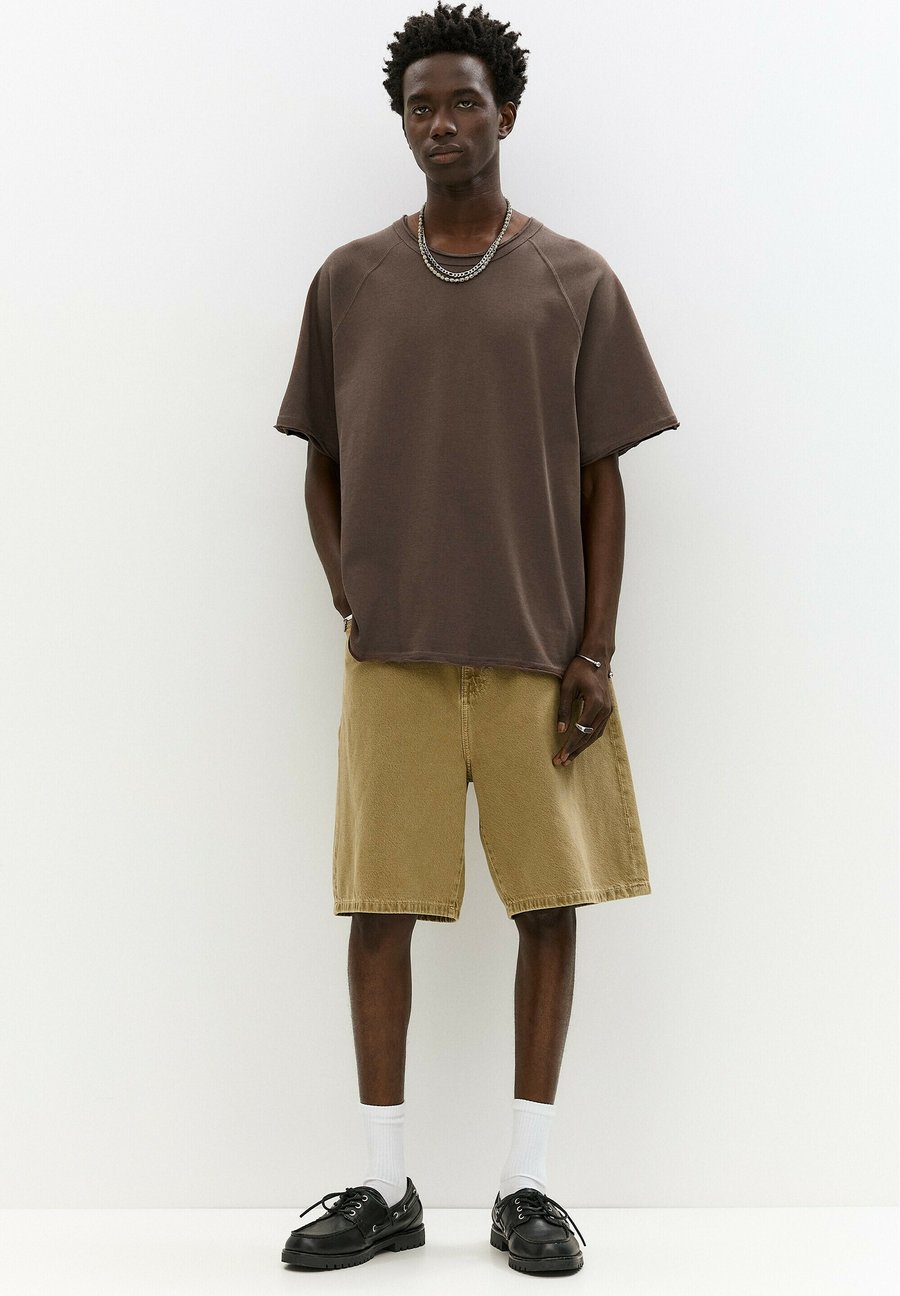 Футболка PULL&BEAR SHORT SLEEVE TRIMMED , Dark Brown
Футболка PULL&BEAR SHORT SLEEVE TRIMMED , Dark Brown