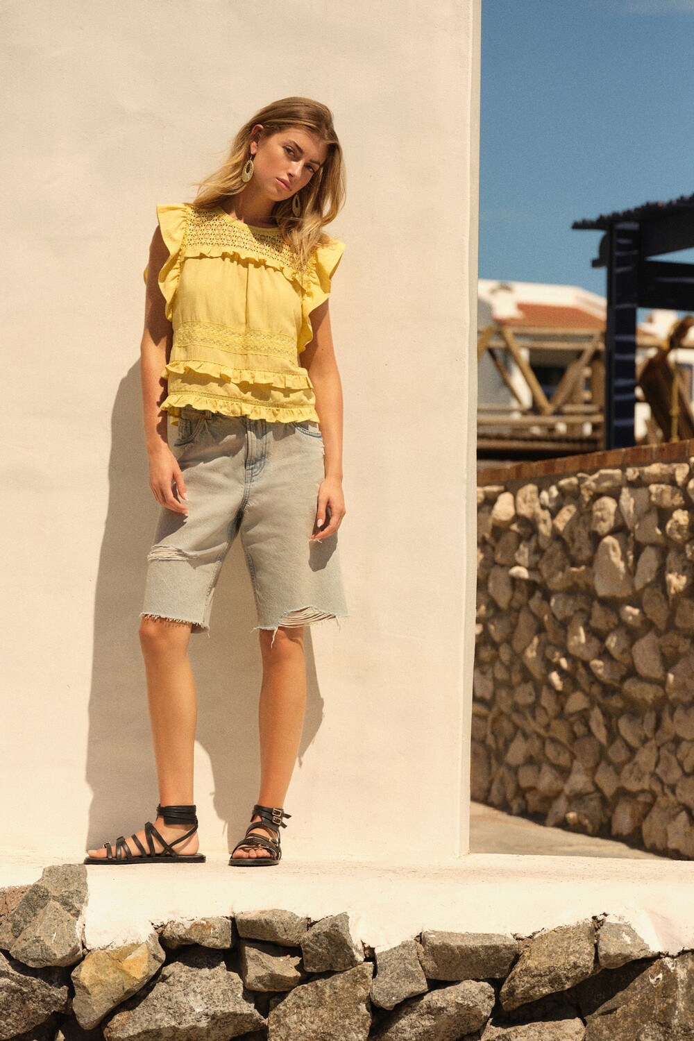 Джинсовые шорты-бермуды с потертостями Next, розовый
Джинсовые шорты-бермуды с потертостями Next, розовый