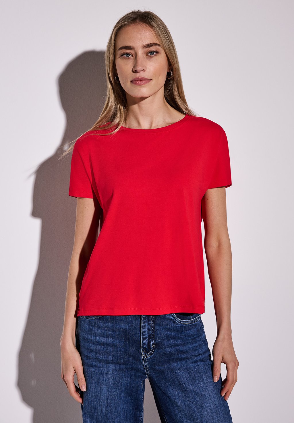 Базовая футболка IN UNIFARBE Street One, красный
Базовая футболка IN UNIFARBE Street One, красный