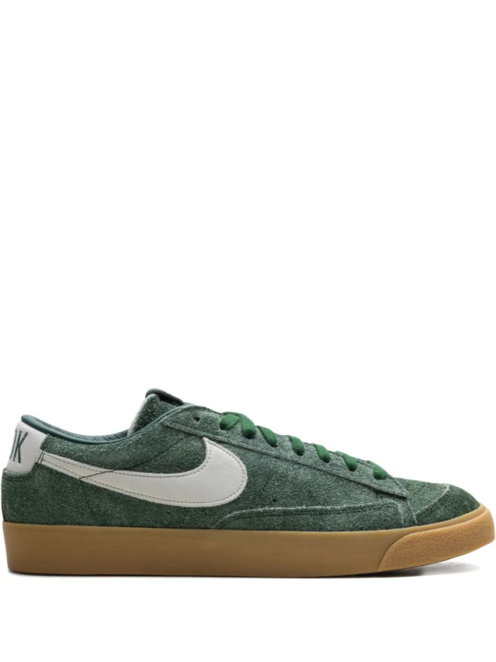 Кеды Blazer Low Devin Booker Team Dark Green Nike, зеленый
Кеды Blazer Low Devin Booker Team Dark Green Nike, зеленый