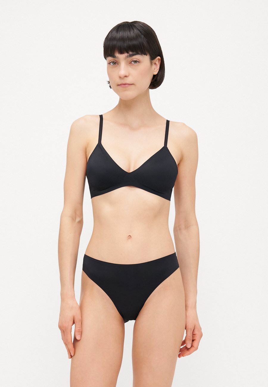 Брифы Anna Field 7 PACK, Black
Брифы Anna Field 7 PACK, Black