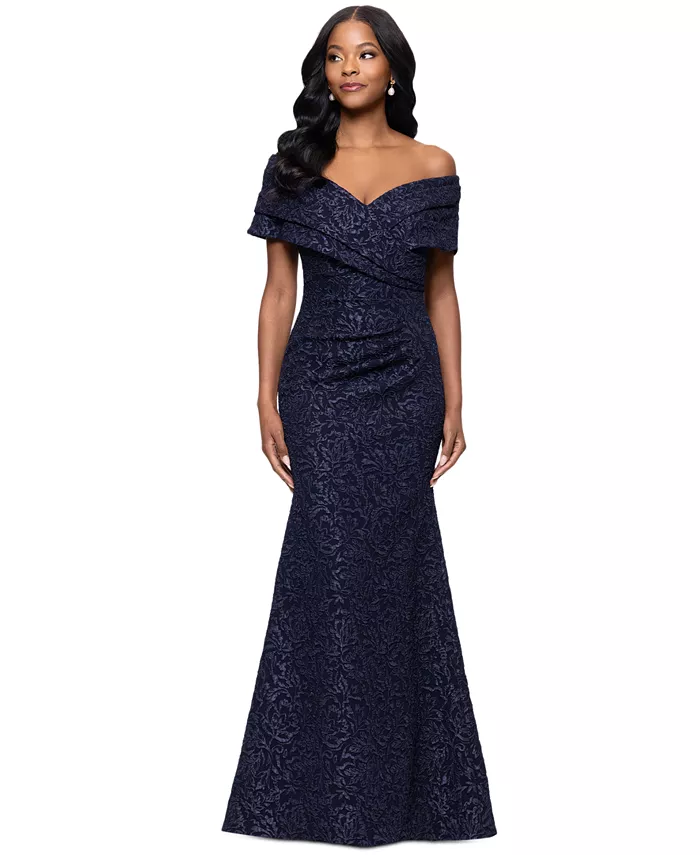 Женское бальное платье с открытыми плечами из парчи Betsy & Adam, синий
Женское бальное платье с открытыми плечами из парчи Betsy & Adam, синий