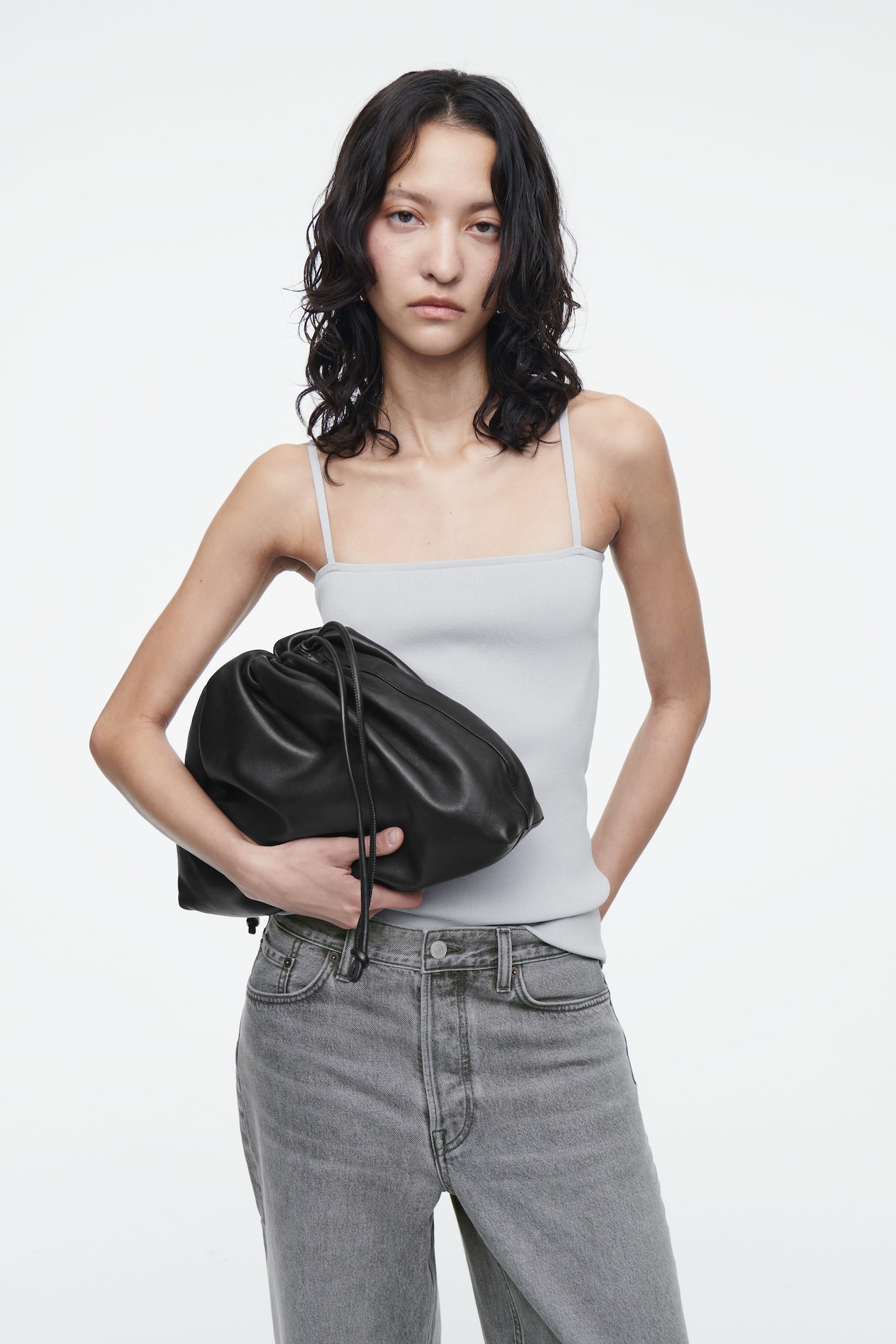 Ребристый топ-бандо с тонкими бретелями COS, голубой
Ребристый топ-бандо с тонкими бретелями COS, голубой