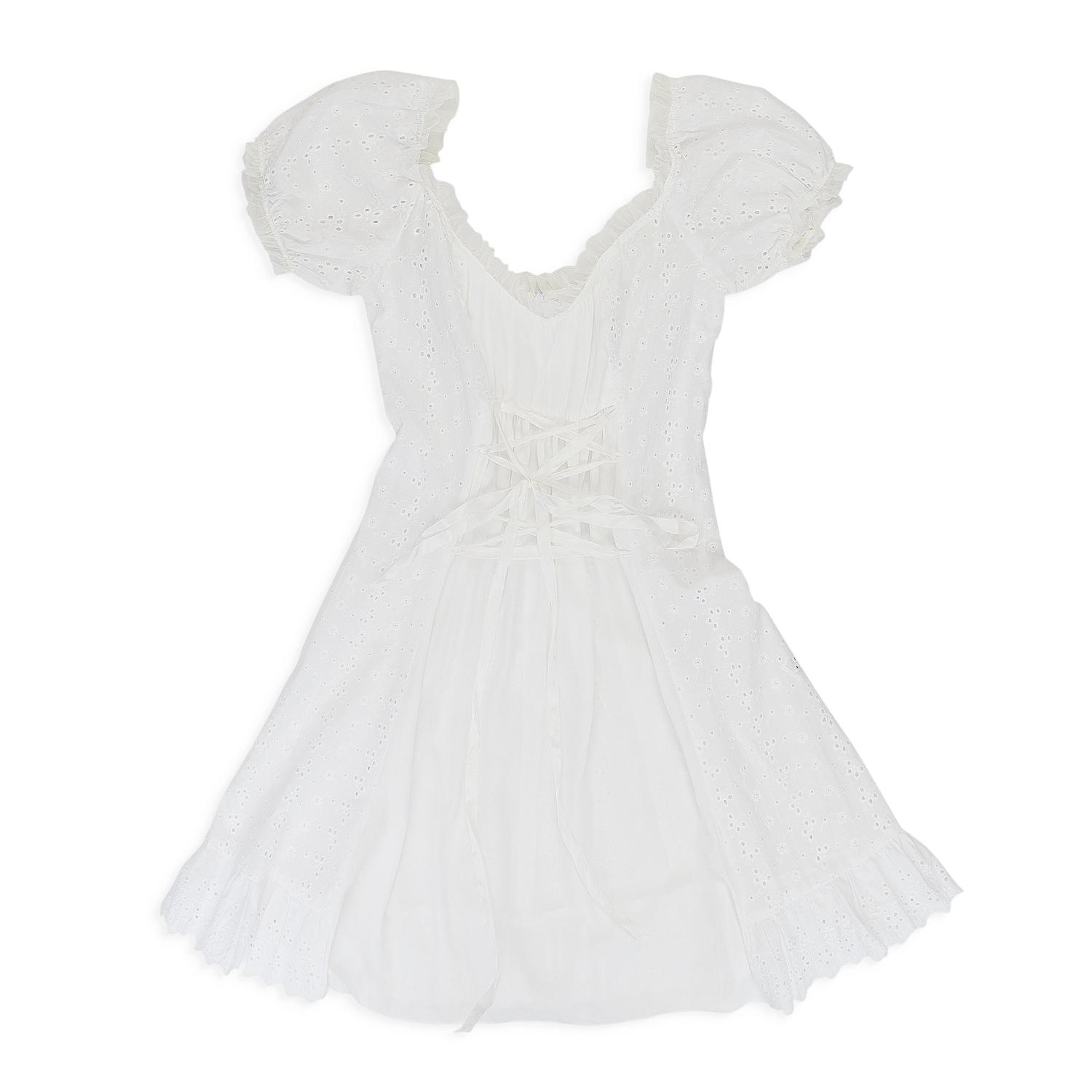 Белое платье с вышивкой Daisy
Белое платье с вышивкой Daisy