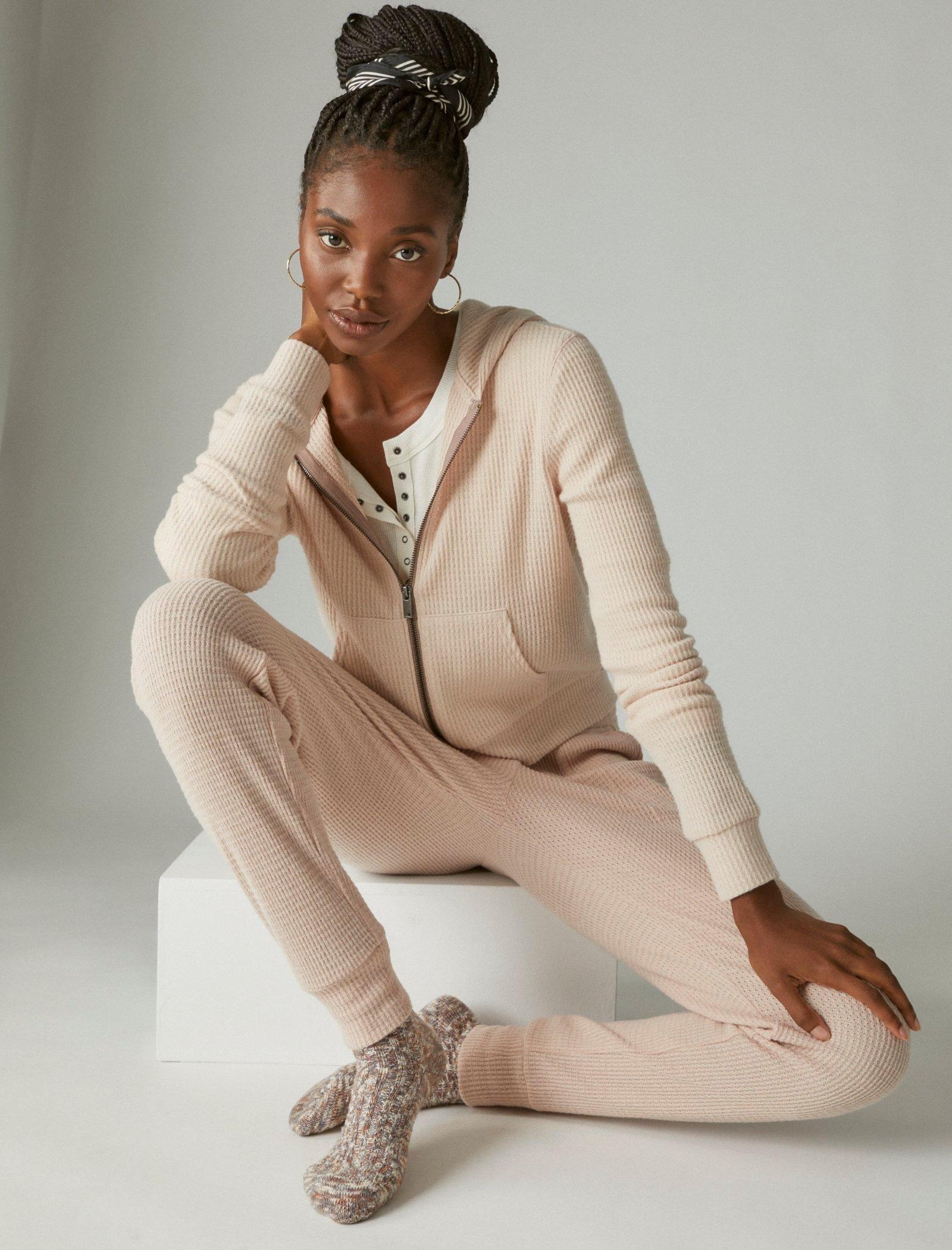 Lucky Brand Женская толстовка с капюшоном Cloud Jersey Waffle на молнии, кораллово-розовый
Lucky Brand Женская толстовка с капюшоном Cloud Jersey Waffle на молнии, кораллово-розовый