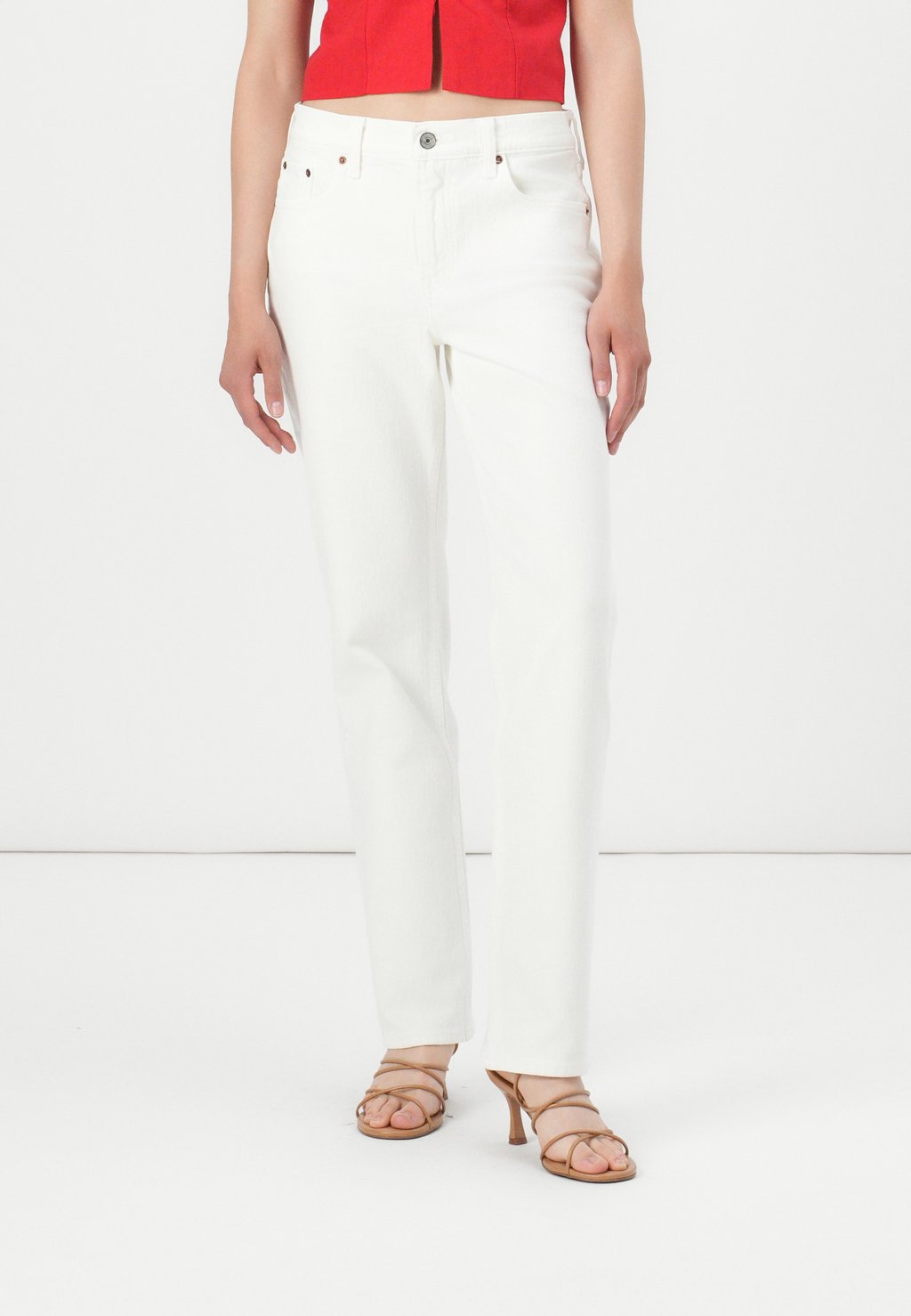 Джинсы прямого кроя Abercrombie & Fitch, цвет White Denim
Джинсы прямого кроя Abercrombie & Fitch, цвет White Denim