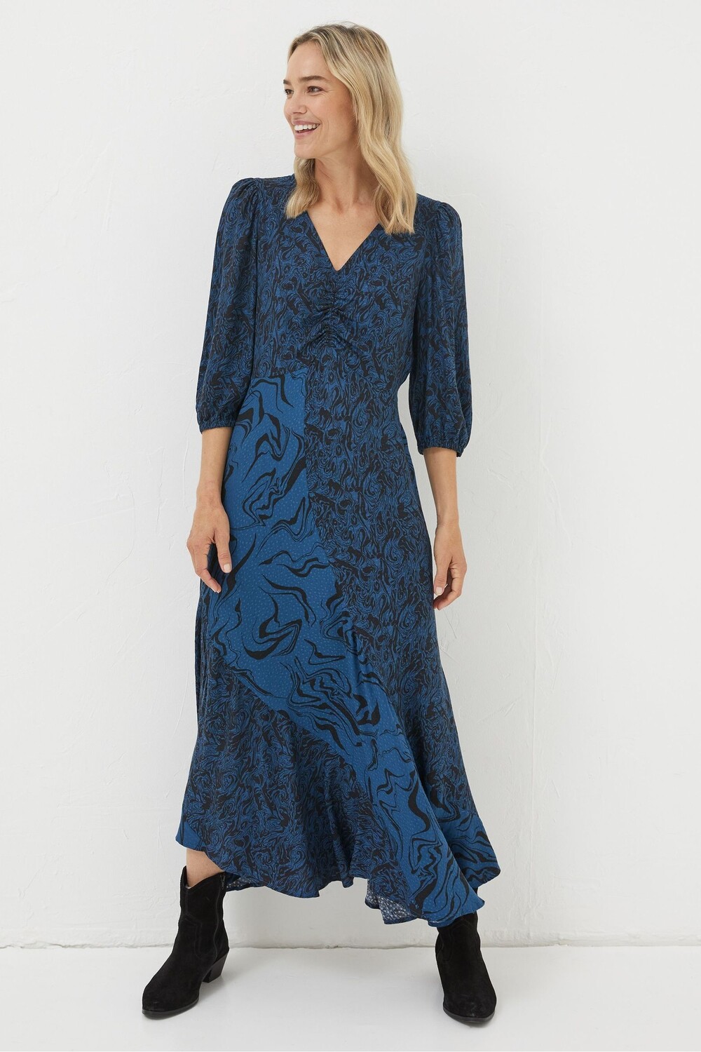 Платье миди Fatface Nate с мраморным узором и нашивкой Fat Face, синий
Платье миди Fatface Nate с мраморным узором и нашивкой Fat Face, синий