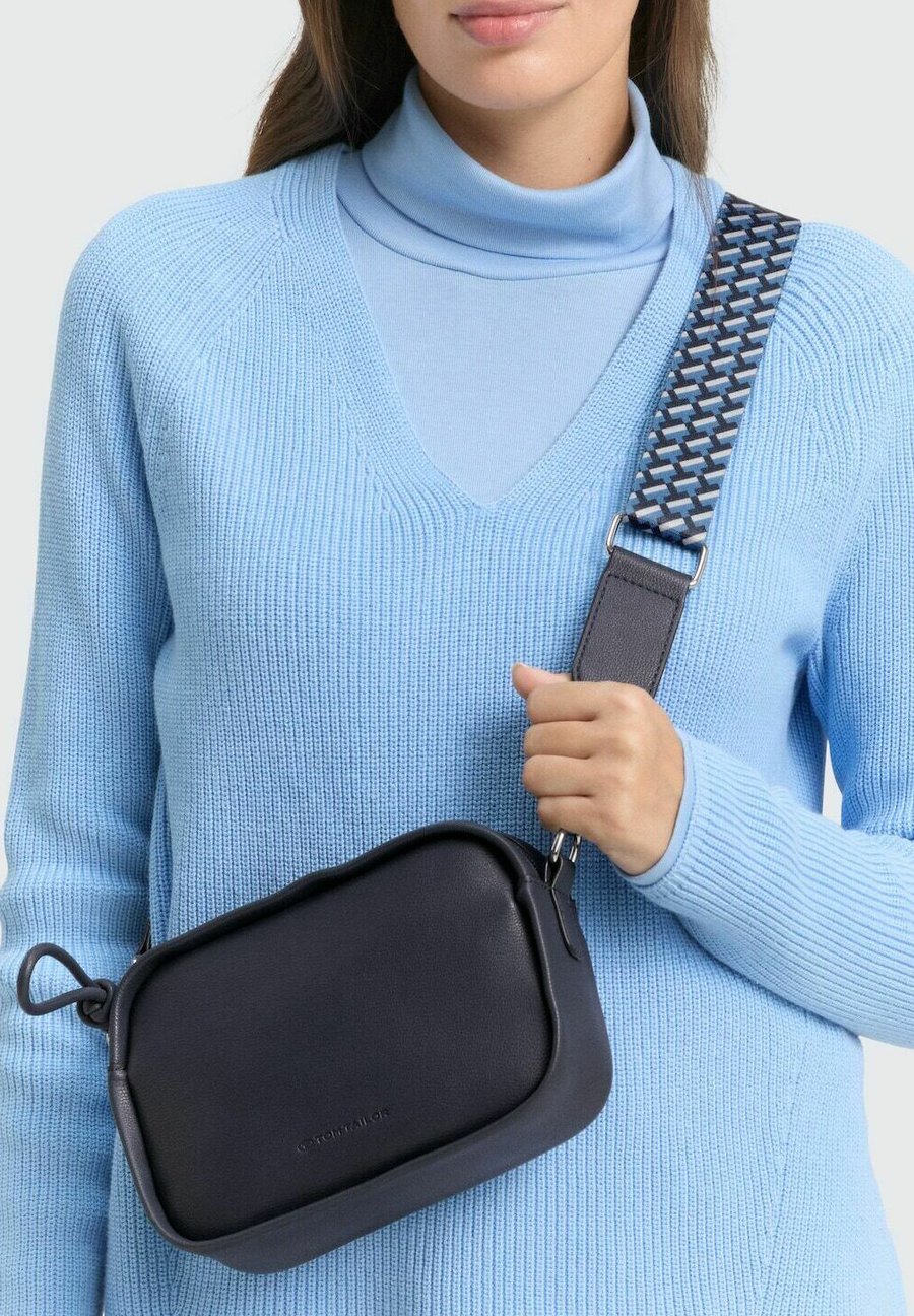 Сумка кросс-боди TOM TAILOR Cross body bag, Dark Blue
Сумка кросс-боди TOM TAILOR Cross body bag, Dark Blue