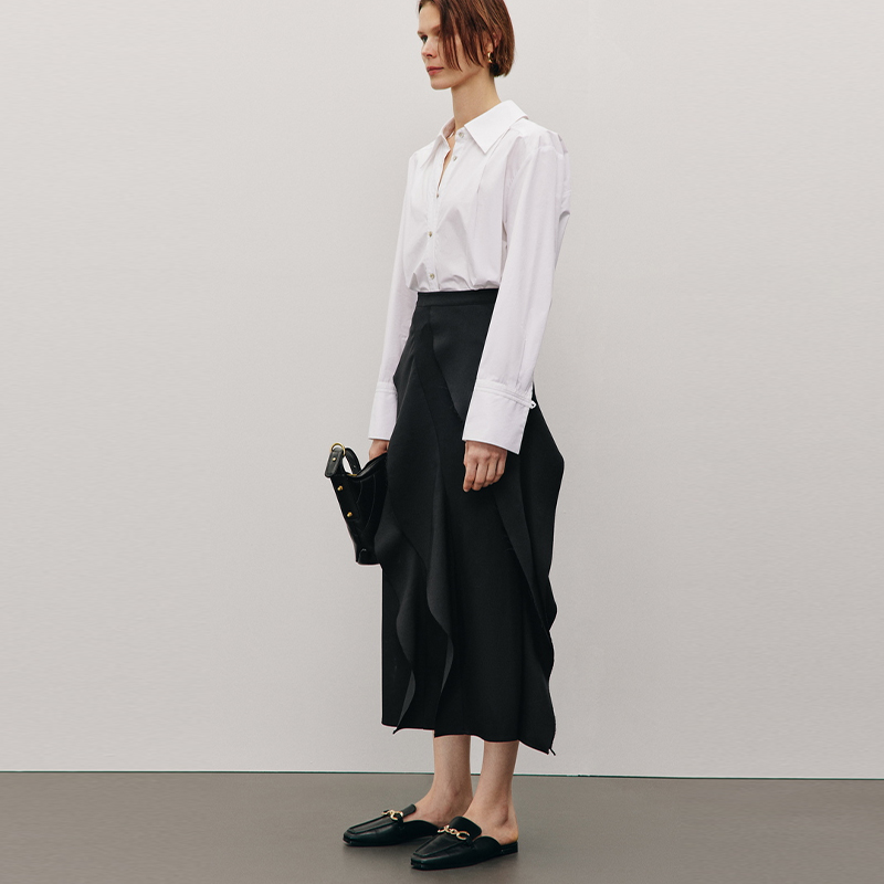 ELLE Повседневная длинная юбка женская черная умеренная мидли A-силуэт
ELLE Повседневная длинная юбка женская черная умеренная мидли A-силуэт