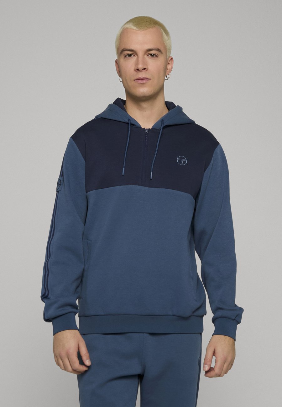 Худи Sergio Tacchini Hoodie, Vintage Indigo Navy/Dark Blue
Худи Sergio Tacchini Hoodie, Vintage Indigo Navy/Dark Blue