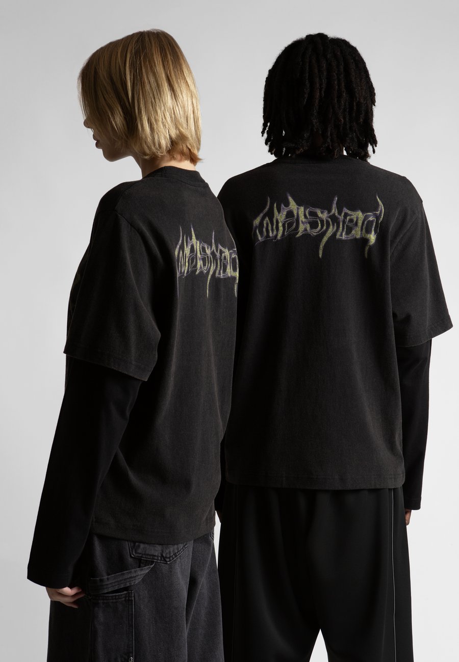 Топ Wasted Paris SKULL UNISEX, Faded Black/Black/Black
Топ Wasted Paris SKULL UNISEX, Faded Black/Black/Black