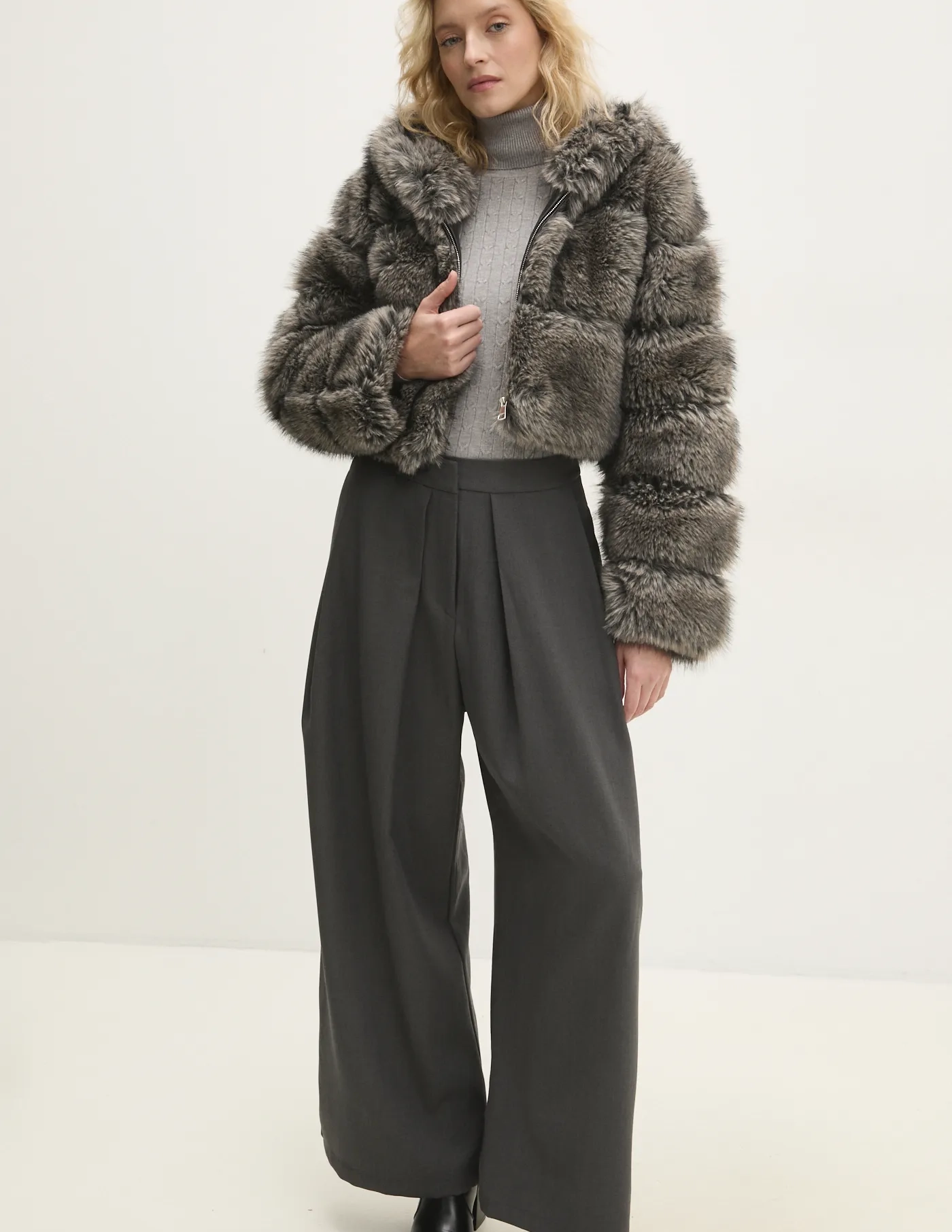 Брюки Answear Lab, серый
Брюки Answear Lab, серый