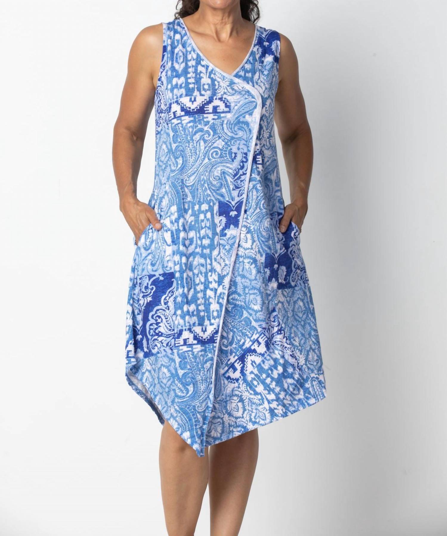 Хлопковое платье-майка с асимметричным принтом пейсли в дениме Habitat, Denim
Хлопковое платье-майка с асимметричным принтом пейсли в дениме Habitat, Denim