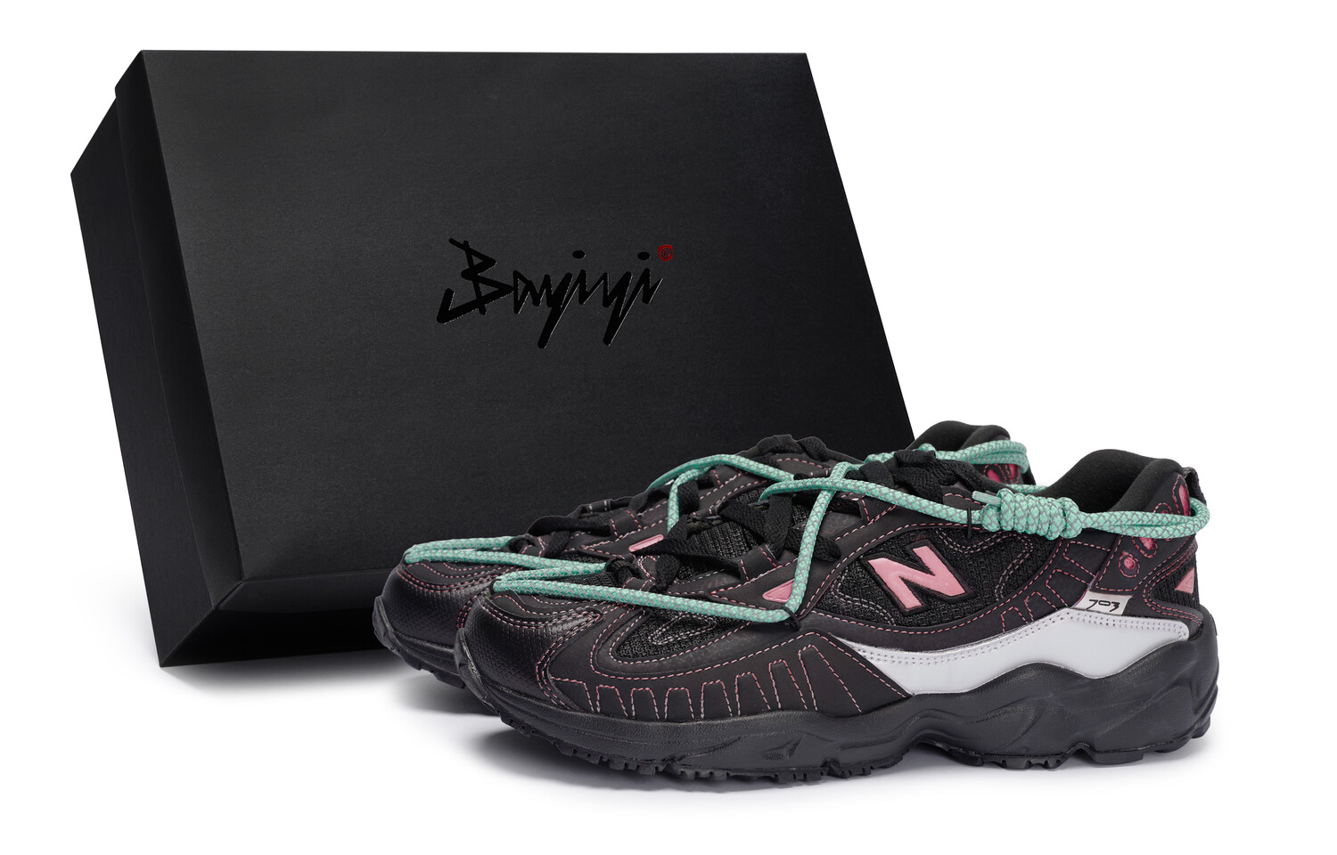 Кроссовки NB 703 Outdoor Performance, женские, низкие, цвет черный/розовый New Balance
Кроссовки NB 703 Outdoor Performance, женские, низкие, цвет черный/розовый New Balance