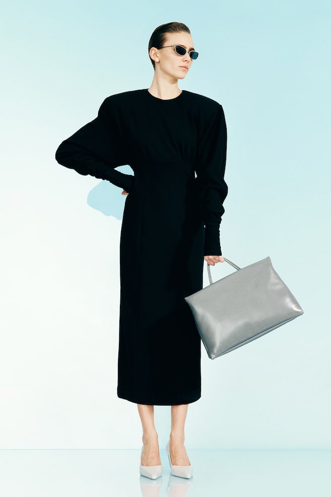 Платье-Свитшот с рукавами «летучая мышь» H&M, черный
Платье-Свитшот с рукавами «летучая мышь» H&M, черный