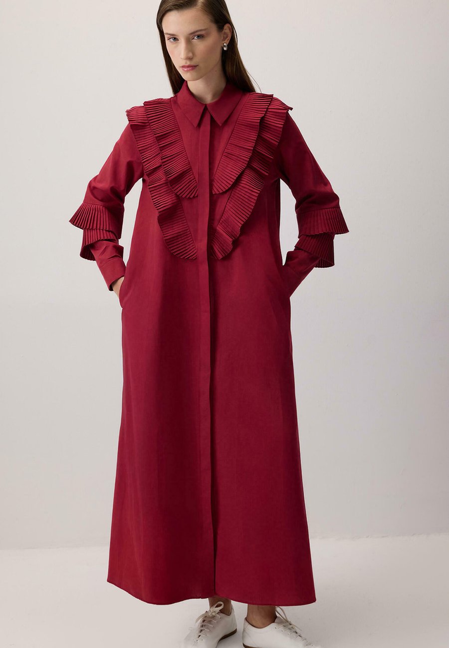 Платье Touché Privé PLEAT DETAILED, Burgundy/Bordeaux
Платье Touché Privé PLEAT DETAILED, Burgundy/Bordeaux